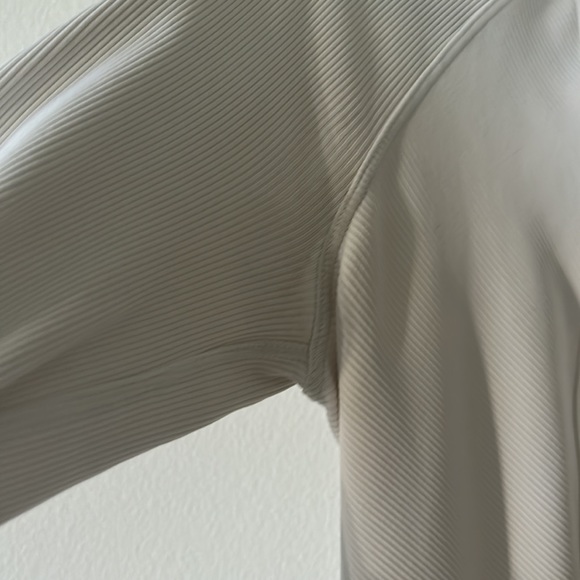 Lululemon White Nulu Hoodie size 4 great condition - Picture 3 of 6